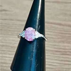 Elegant Silver Ring with Clear Gemstone